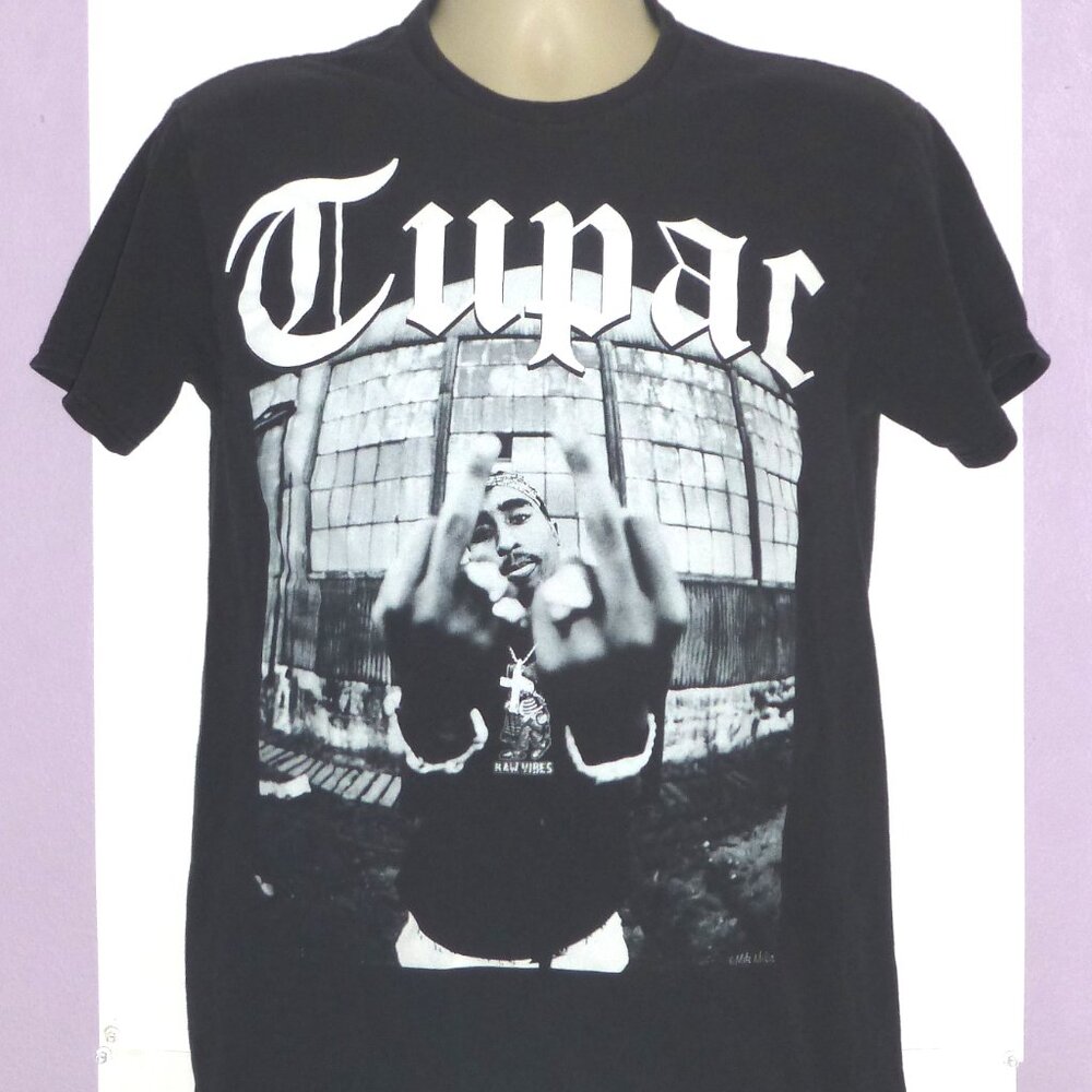 Tupac Middle Finger Men's Short Sleeve Graphic T-Shirt Size: Medium Black